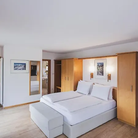 Broetz Hotell 3*